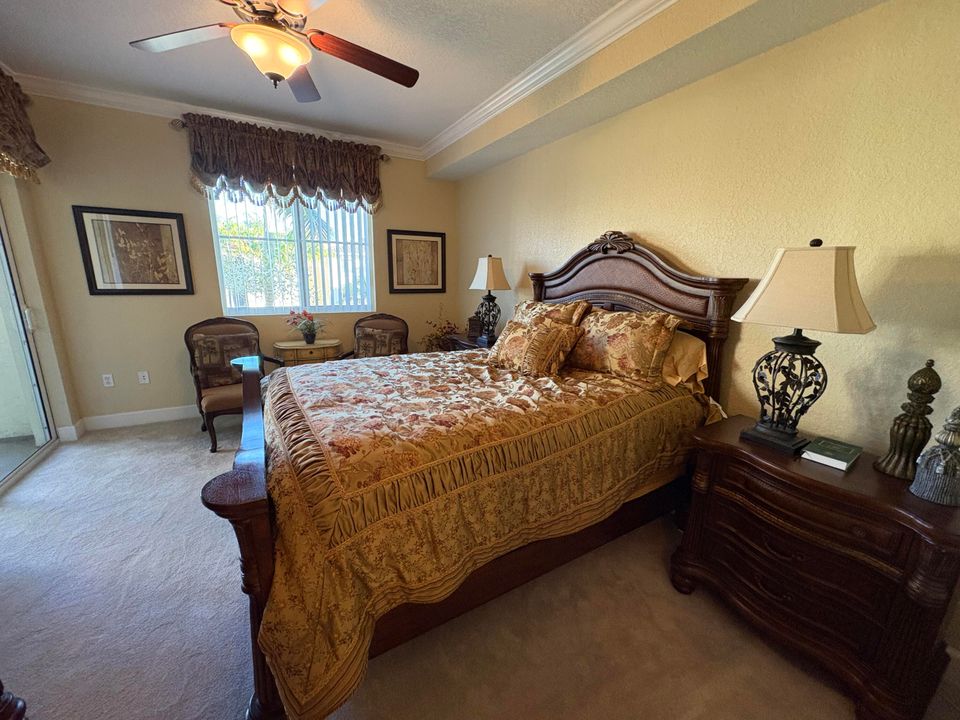 For Rent: $2,400 (2 beds, 2 baths, 1048 Square Feet)