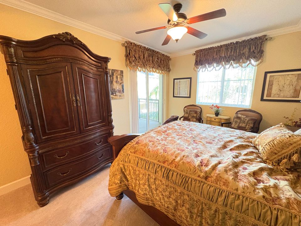 For Rent: $2,400 (2 beds, 2 baths, 1048 Square Feet)