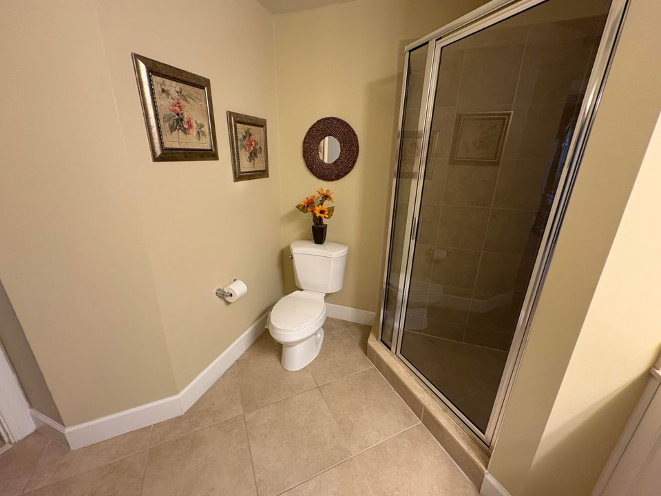 For Rent: $2,400 (2 beds, 2 baths, 1048 Square Feet)