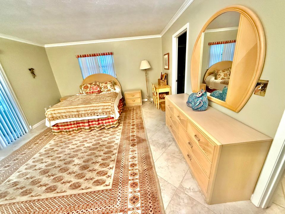 For Sale: $140,000 (1 beds, 1 baths, 750 Square Feet)