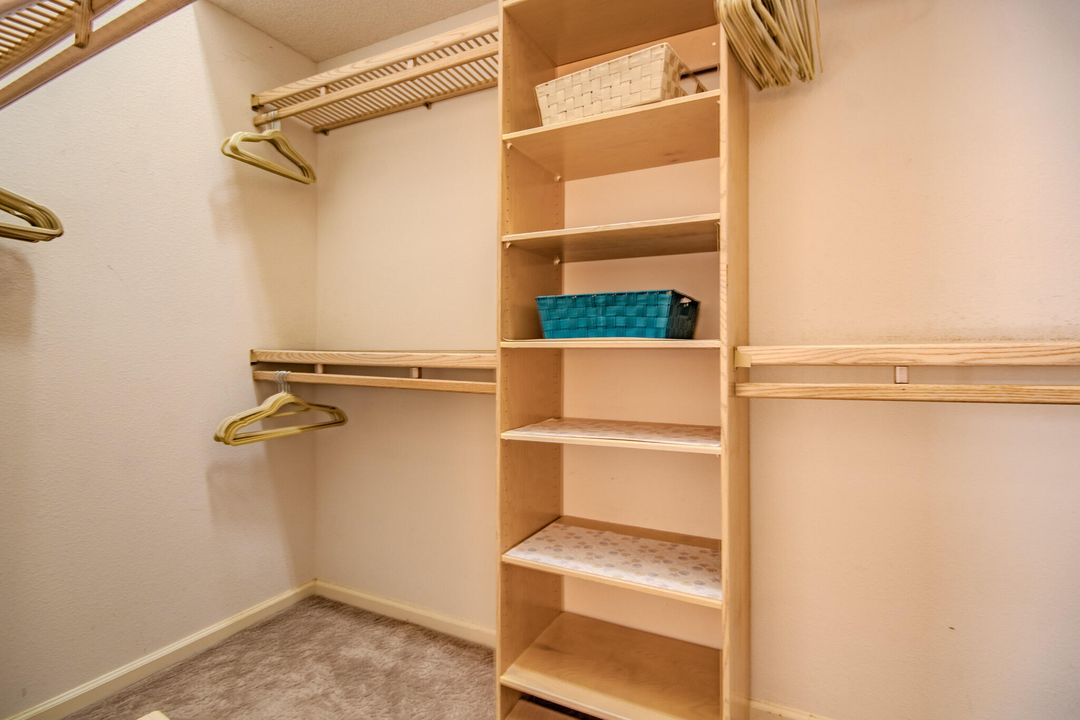 待售: $649,000 (3 贝兹, 2 浴室, 2205 平方英尺)