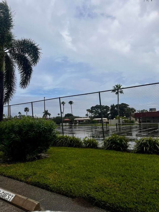 For Sale: $140,000 (1 beds, 1 baths, 750 Square Feet)