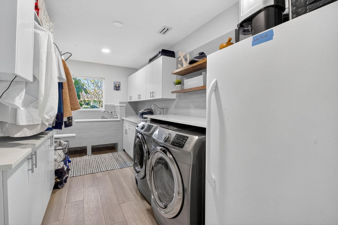 For Rent: $15,000 (4 beds, 2 baths, 2916 Square Feet)