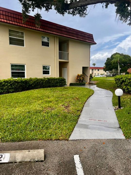 For Sale: $140,000 (1 beds, 1 baths, 750 Square Feet)