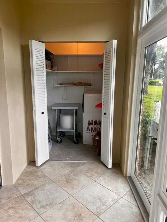 For Sale: $140,000 (1 beds, 1 baths, 750 Square Feet)