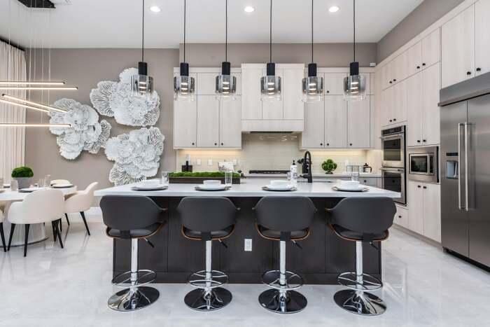 出租: $25,000 (5 贝兹, 5 浴室, 3956 平方英尺)