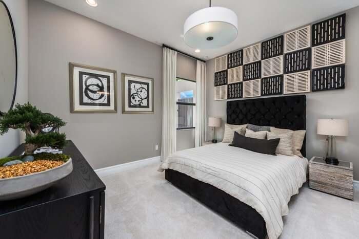 出租: $25,000 (5 贝兹, 5 浴室, 3956 平方英尺)