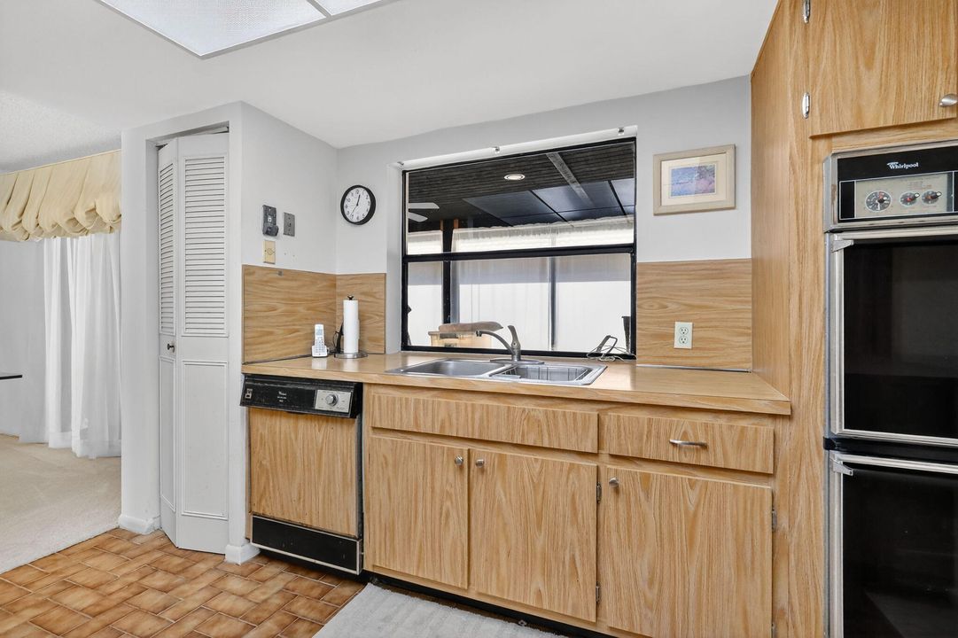 待售: $689,900 (4 贝兹, 2 浴室, 2495 平方英尺)