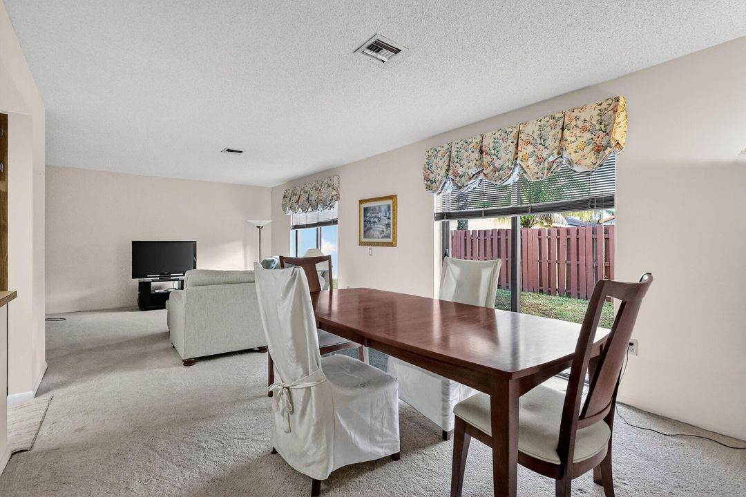 待售: $689,900 (4 贝兹, 2 浴室, 2495 平方英尺)