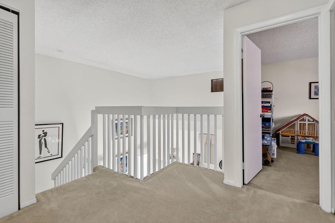 待售: $689,900 (4 贝兹, 2 浴室, 2495 平方英尺)