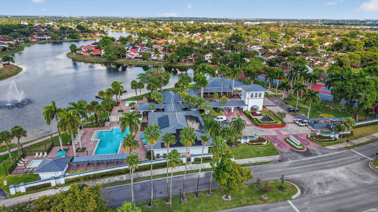 待售: $689,900 (4 贝兹, 2 浴室, 2495 平方英尺)