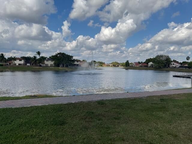 待售: $689,900 (4 贝兹, 2 浴室, 2495 平方英尺)