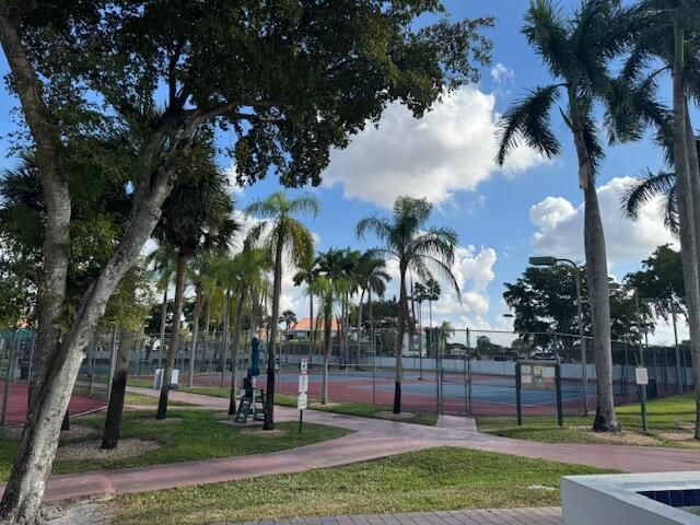 待售: $689,900 (4 贝兹, 2 浴室, 2495 平方英尺)