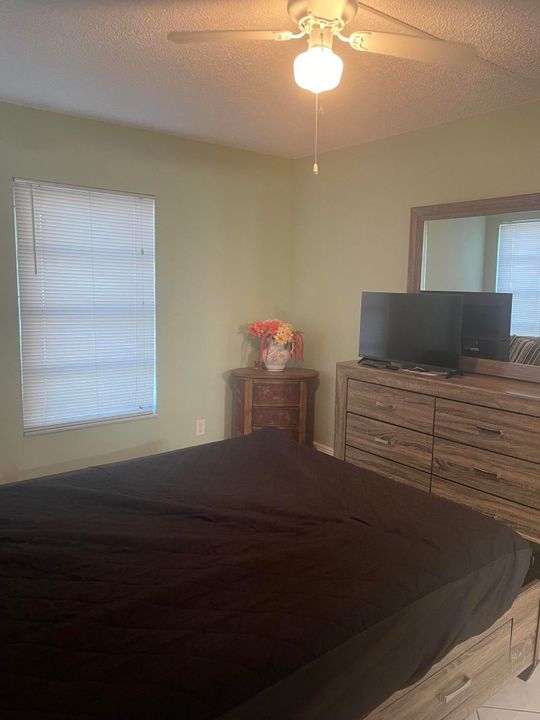 For Rent: $1,650 (2 beds, 2 baths, 850 Square Feet)