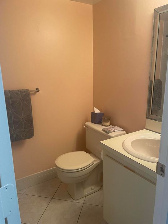 For Rent: $1,650 (2 beds, 2 baths, 850 Square Feet)