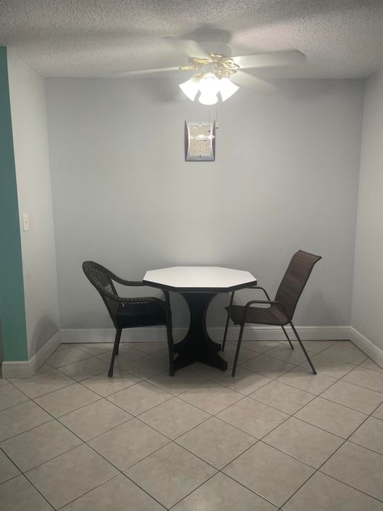 For Rent: $1,650 (2 beds, 2 baths, 850 Square Feet)