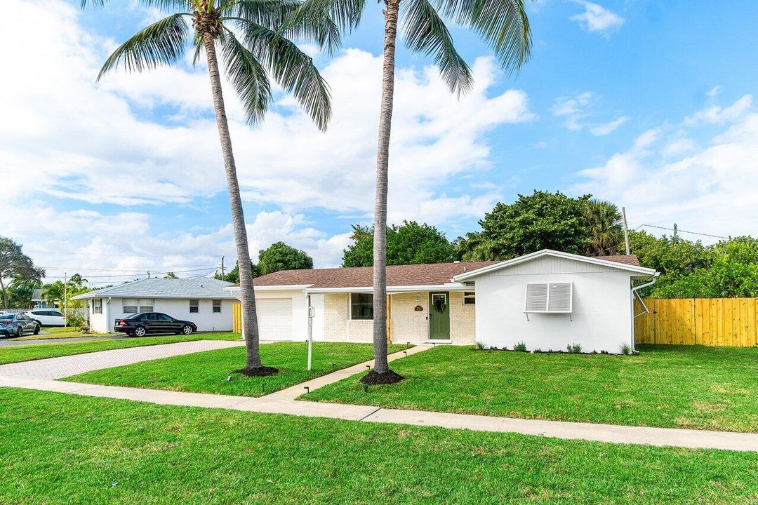 For Sale: $699,000 (3 beds, 2 baths, 1482 Square Feet)