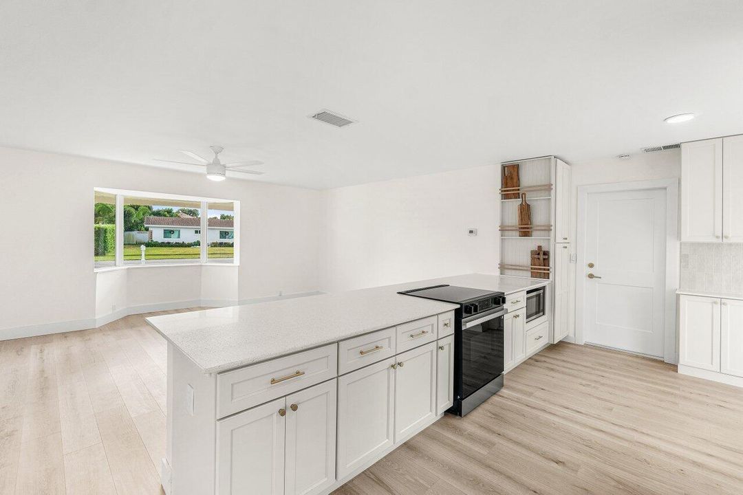 For Sale: $699,000 (3 beds, 2 baths, 1482 Square Feet)