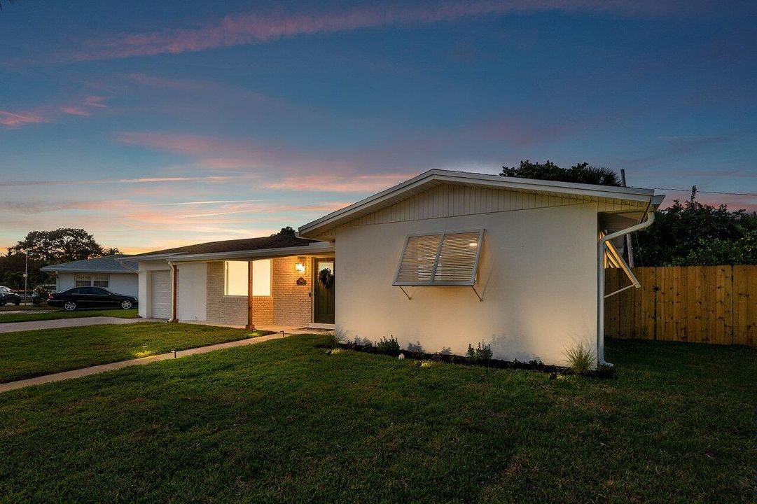 For Sale: $699,000 (3 beds, 2 baths, 1482 Square Feet)