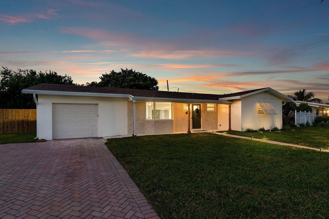 For Sale: $699,000 (3 beds, 2 baths, 1482 Square Feet)