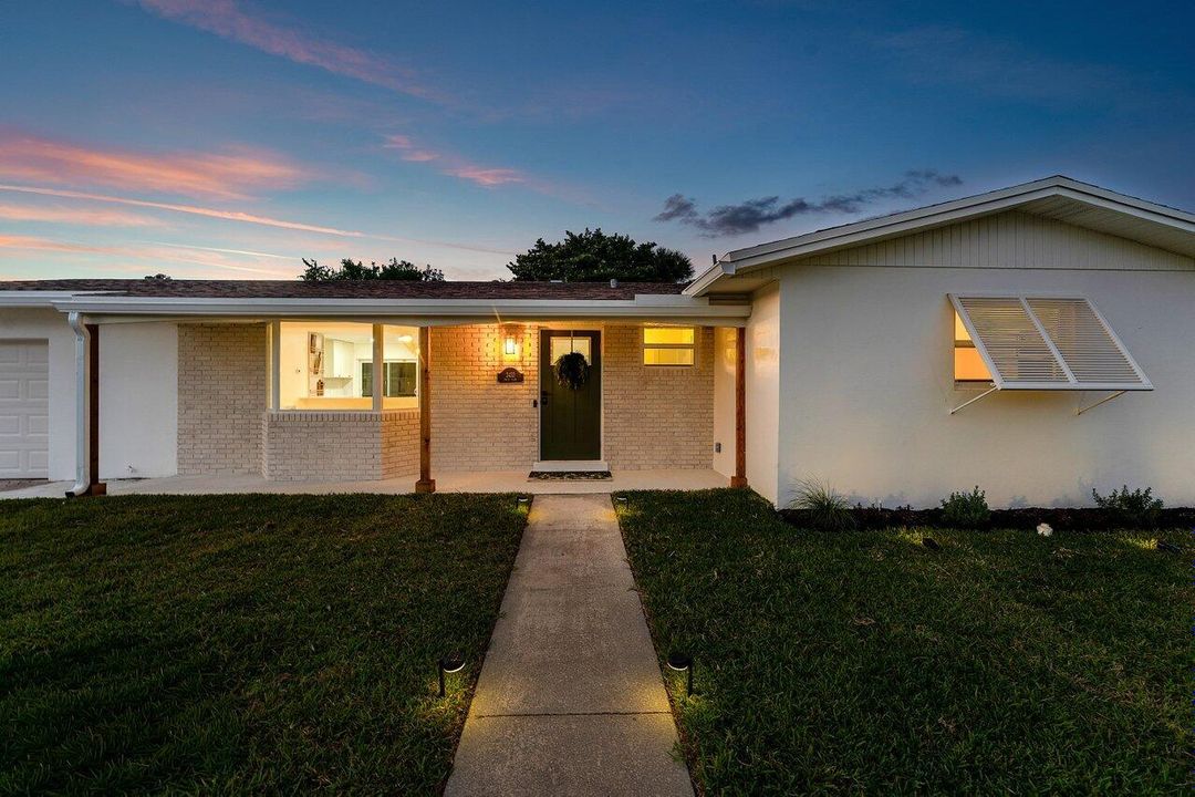 For Sale: $699,000 (3 beds, 2 baths, 1482 Square Feet)