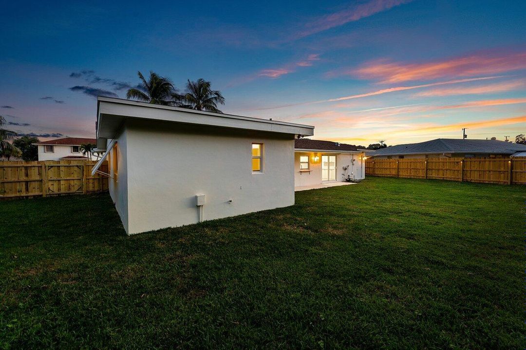 For Sale: $699,000 (3 beds, 2 baths, 1482 Square Feet)