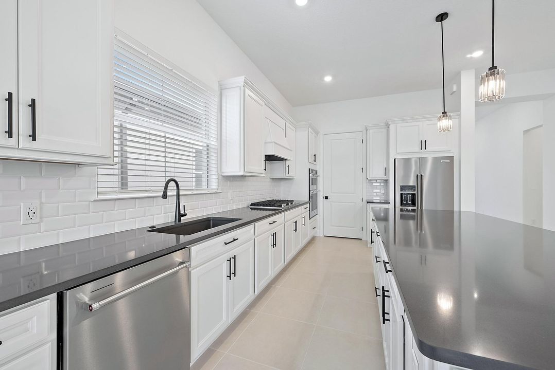 For Rent: $5,000 (3 beds, 2 baths, 2095 Square Feet)