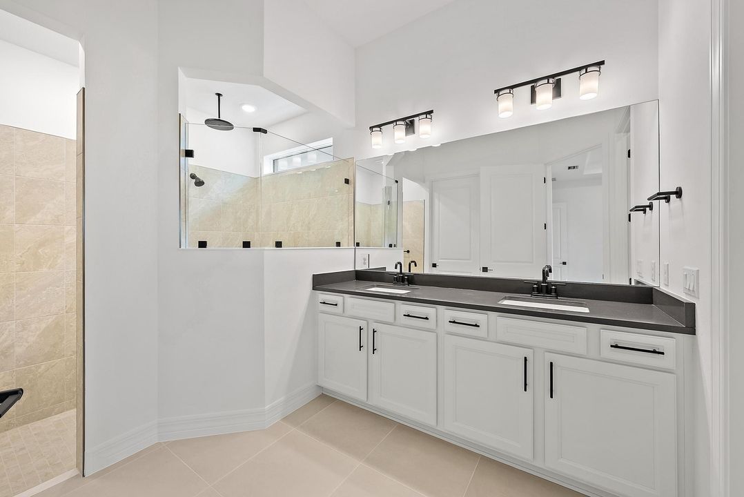 For Rent: $5,000 (3 beds, 2 baths, 2095 Square Feet)