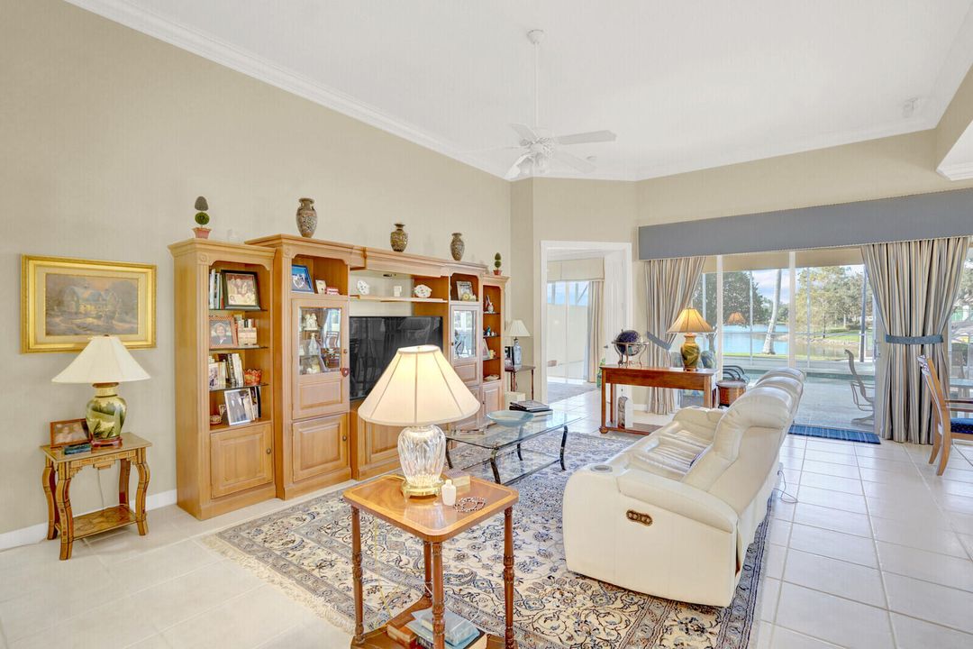 En Venta: $760,000 (3 camas, 3 baños, 2001 Pies cuadrados)