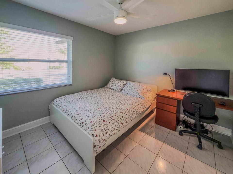 Active With Contract: $368,000 (3 beds, 2 baths, 1393 Square Feet)