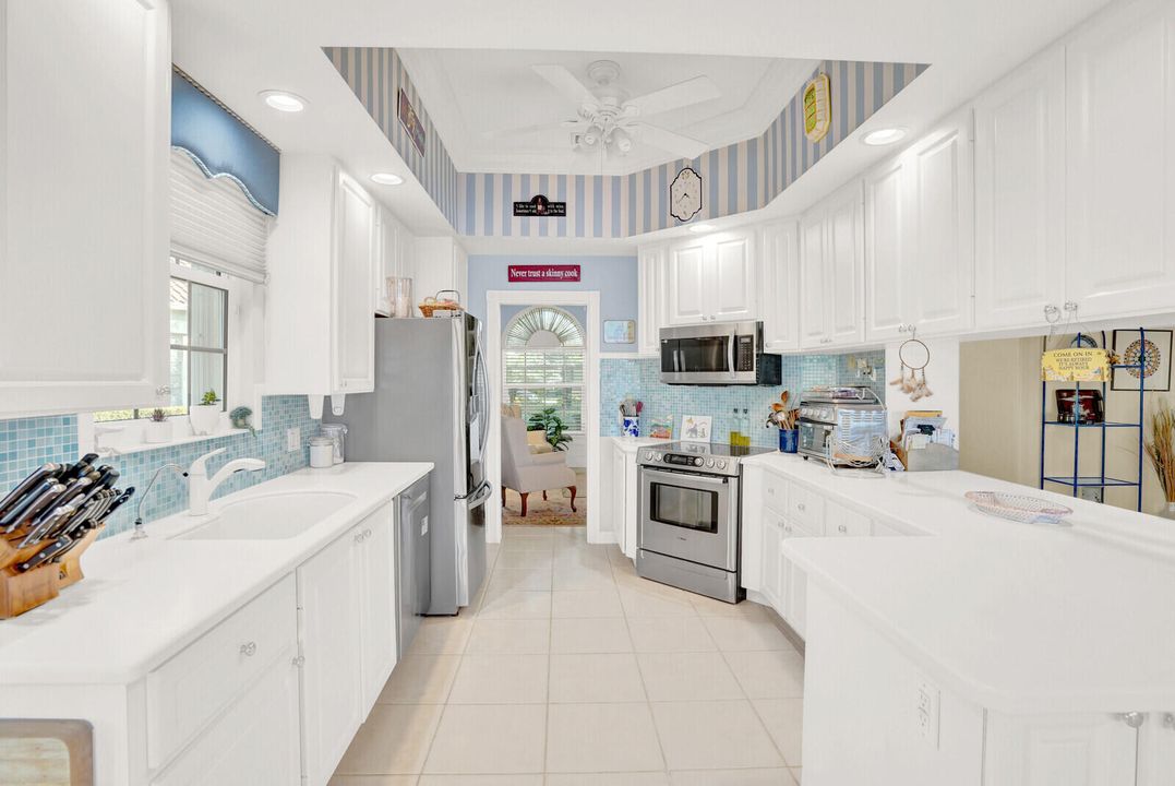 En Venta: $760,000 (3 camas, 3 baños, 2001 Pies cuadrados)