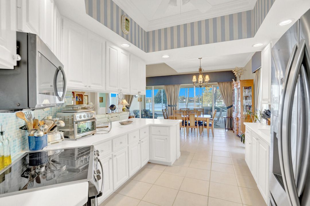 En Venta: $760,000 (3 camas, 3 baños, 2001 Pies cuadrados)