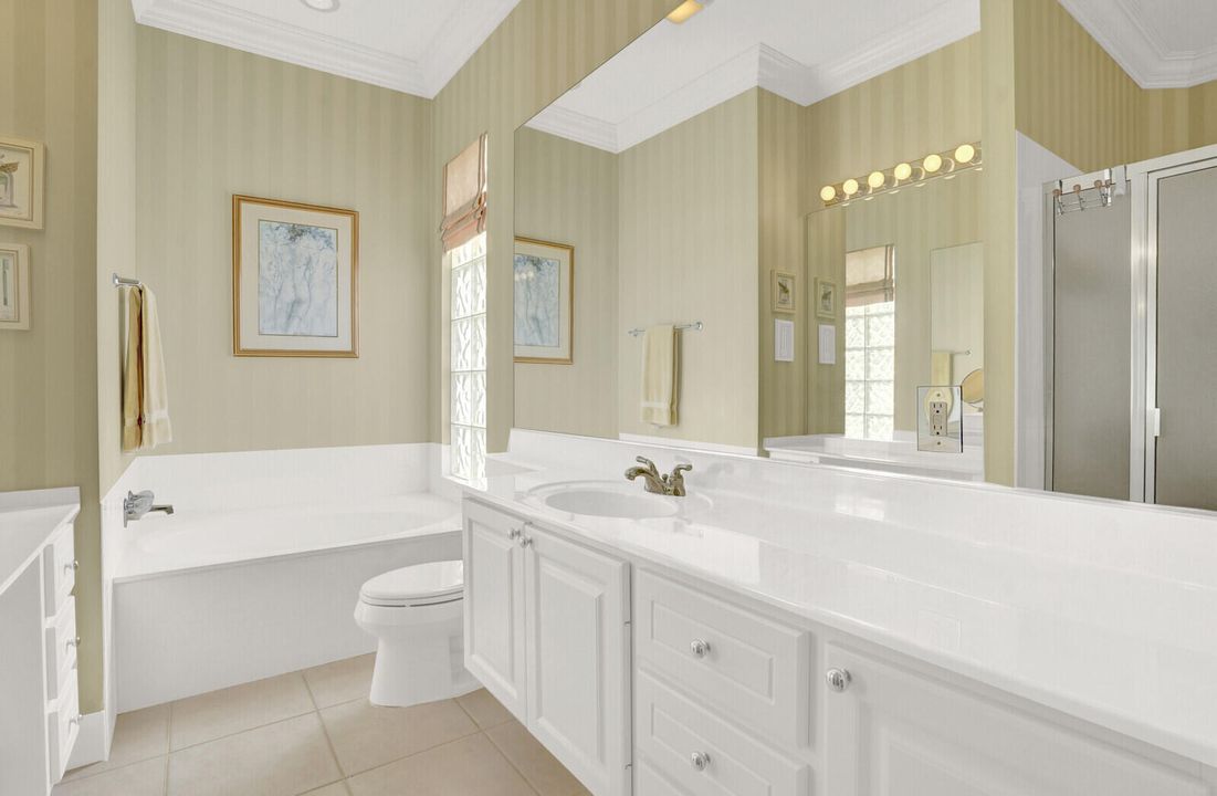 En Venta: $760,000 (3 camas, 3 baños, 2001 Pies cuadrados)