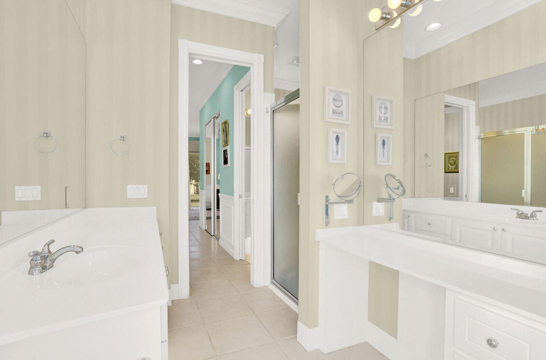 En Venta: $760,000 (3 camas, 3 baños, 2001 Pies cuadrados)