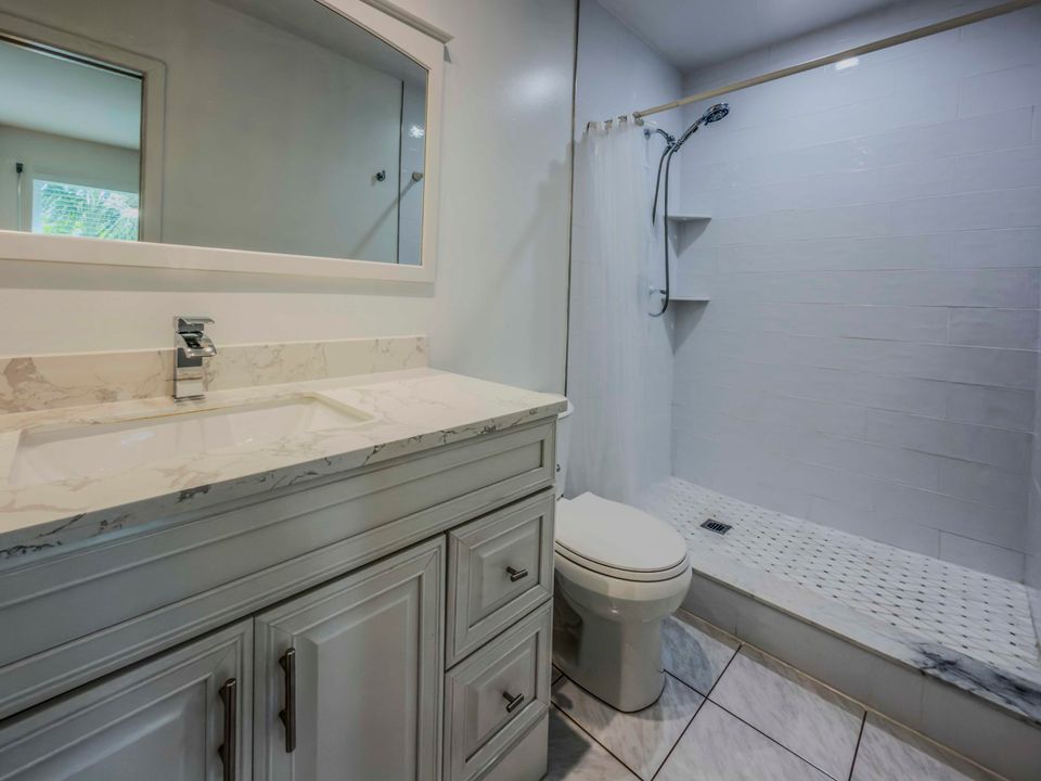 Active With Contract: $368,000 (3 beds, 2 baths, 1393 Square Feet)