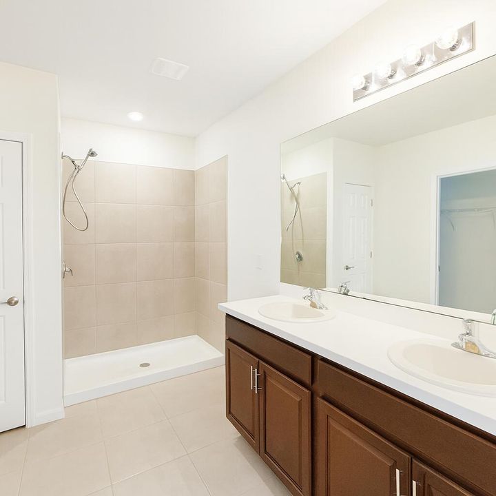 На продажу: $329,999 (3 спален, 2 ванн, 1747 Квадратных фут)