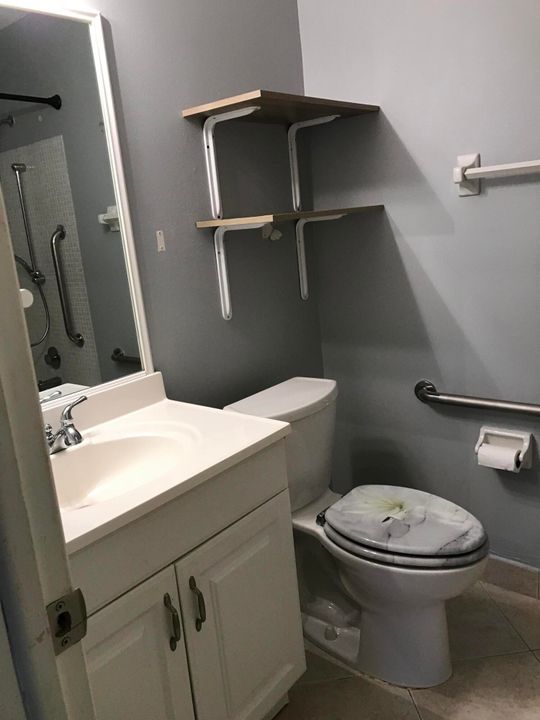 For Sale: $167,900 (2 beds, 1 baths, 982 Square Feet)