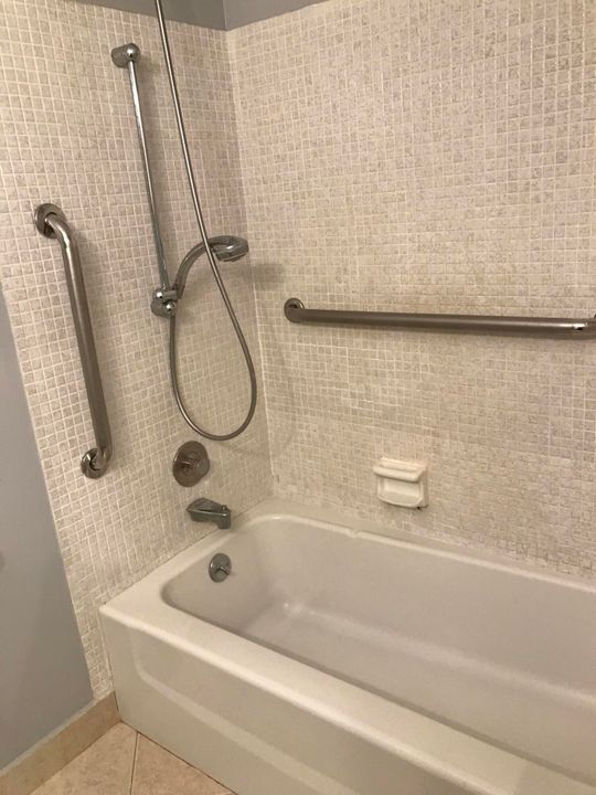 For Sale: $167,900 (2 beds, 1 baths, 982 Square Feet)