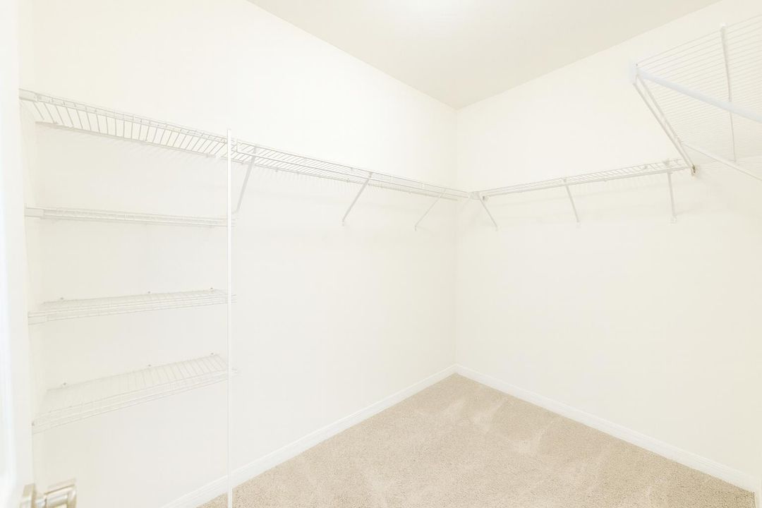 На продажу: $329,999 (3 спален, 2 ванн, 1747 Квадратных фут)