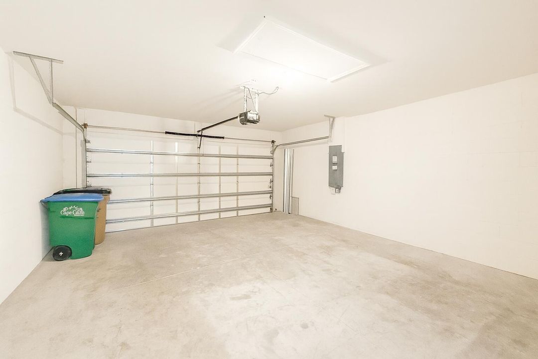 На продажу: $329,999 (3 спален, 2 ванн, 1747 Квадратных фут)