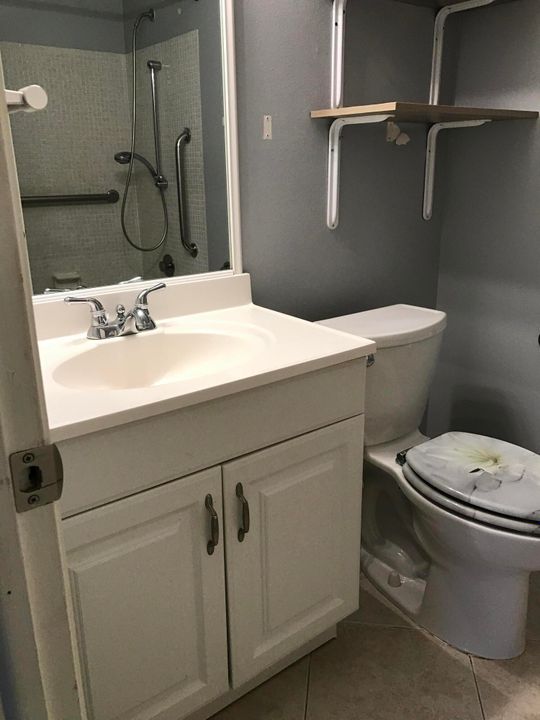 For Sale: $167,900 (2 beds, 1 baths, 982 Square Feet)