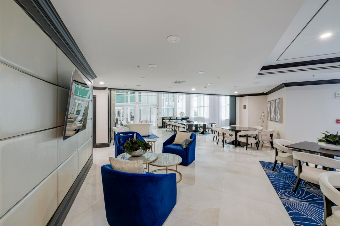 出租: $8,000 (2 贝兹, 2 浴室, 2108 平方英尺)