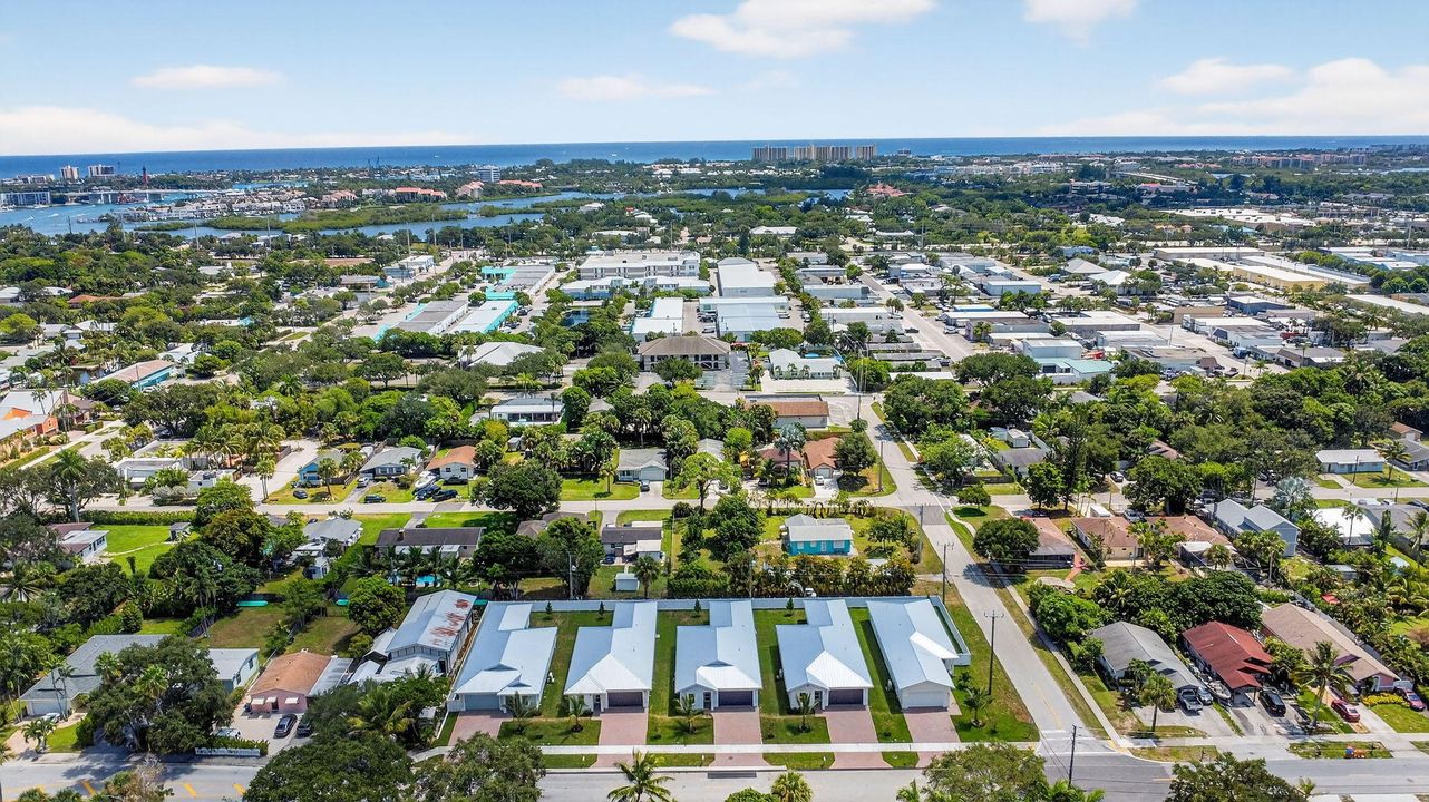 Active With Contract: $799,000 (4 beds, 3 baths, 2161 Square Feet)