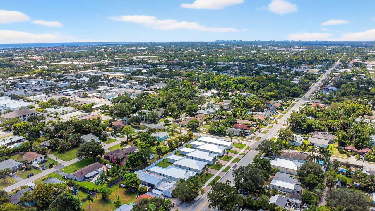Active With Contract: $799,000 (4 beds, 3 baths, 2161 Square Feet)