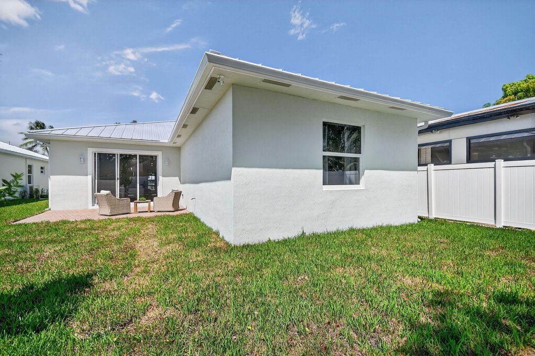 Active With Contract: $799,000 (4 beds, 3 baths, 2161 Square Feet)