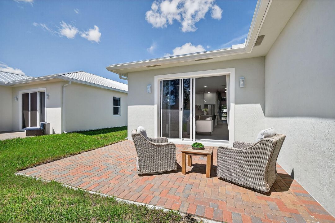 Active With Contract: $799,000 (4 beds, 3 baths, 2161 Square Feet)