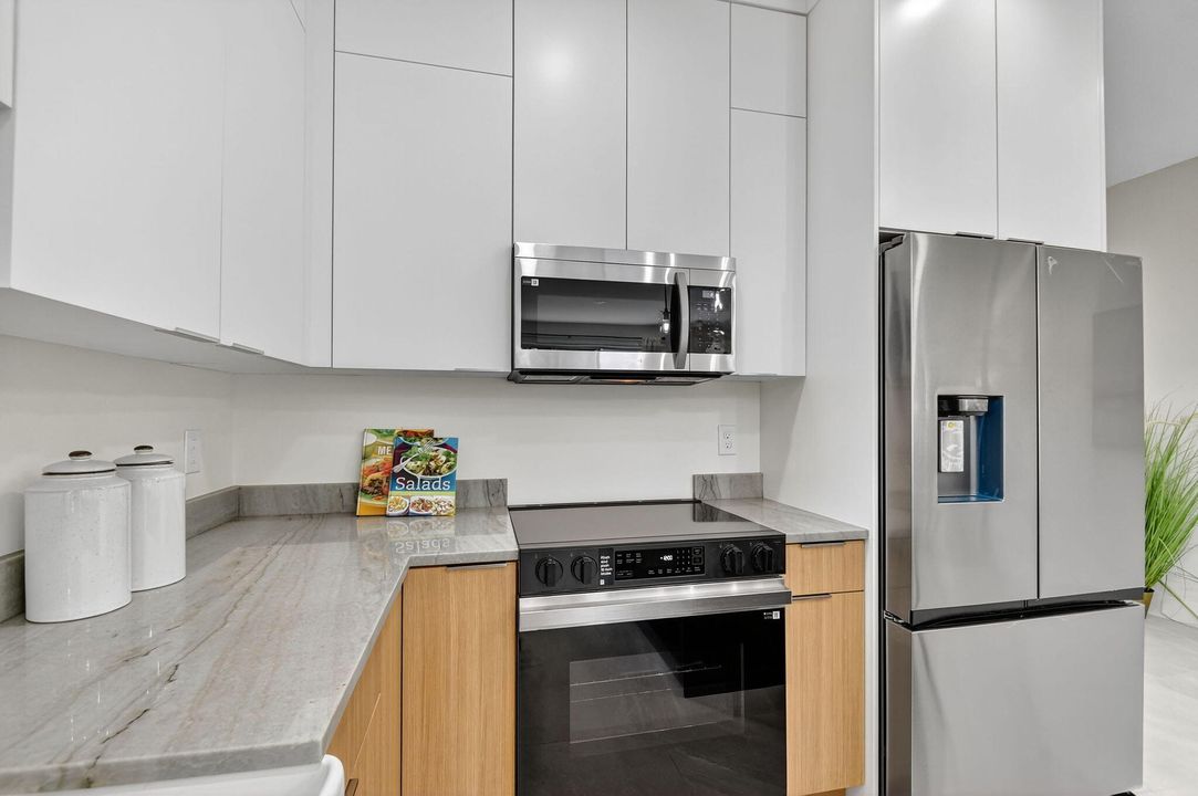 Active With Contract: $799,000 (4 beds, 3 baths, 2161 Square Feet)