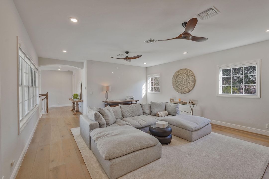 En Venta: $4,450,000 (6 camas, 5 baños, 4974 Pies cuadrados)