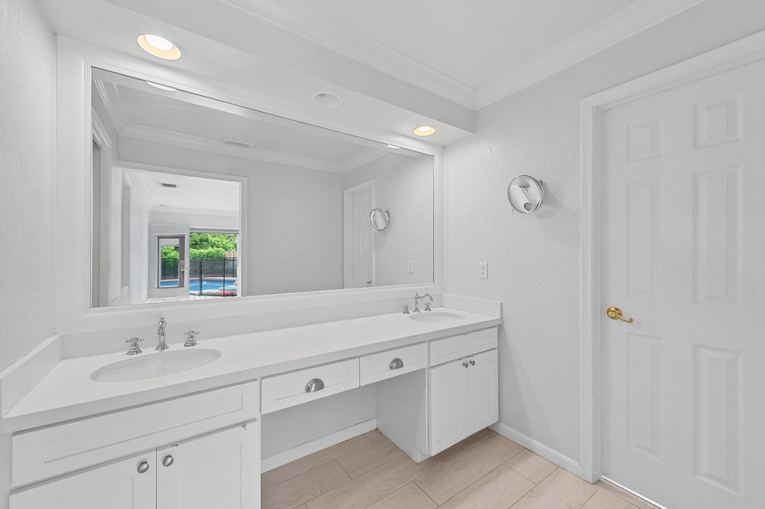 En Venta: $865,000 (3 camas, 2 baños, 1946 Pies cuadrados)