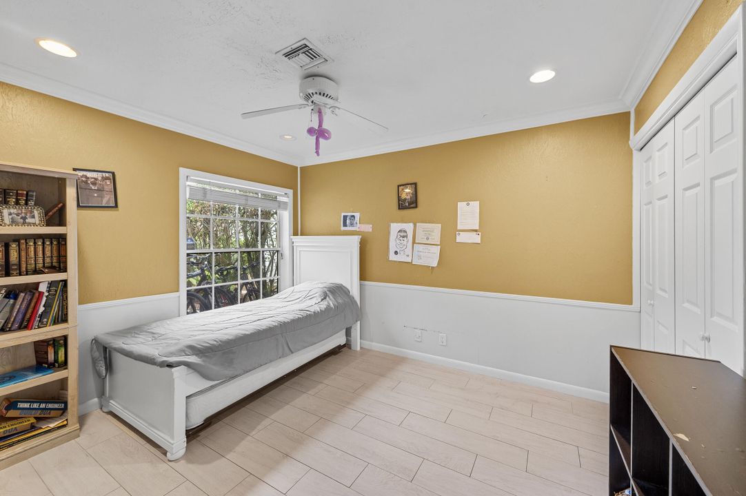 En Venta: $865,000 (3 camas, 2 baños, 1946 Pies cuadrados)